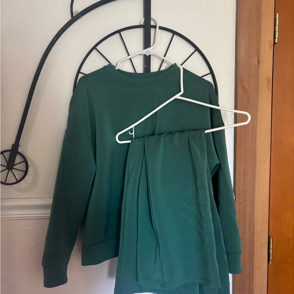 Cozy Forest Green Sweatshirt and Pants Set
